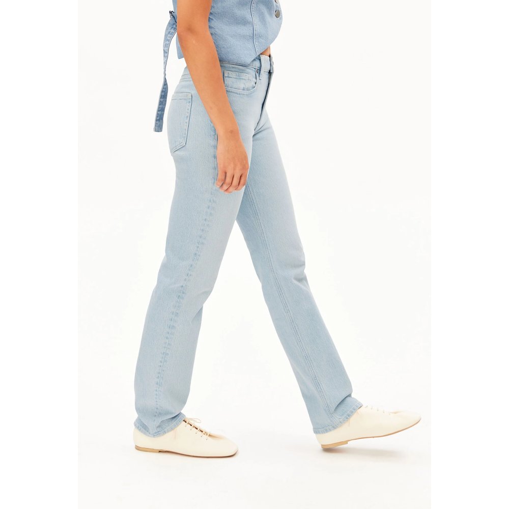 CARENAA mid straight Jeans