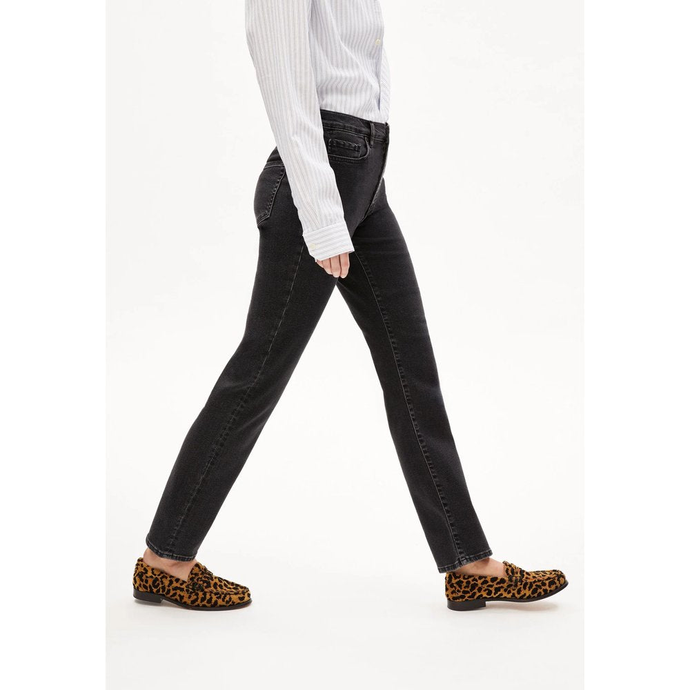 CARENAA mid straight Jeans