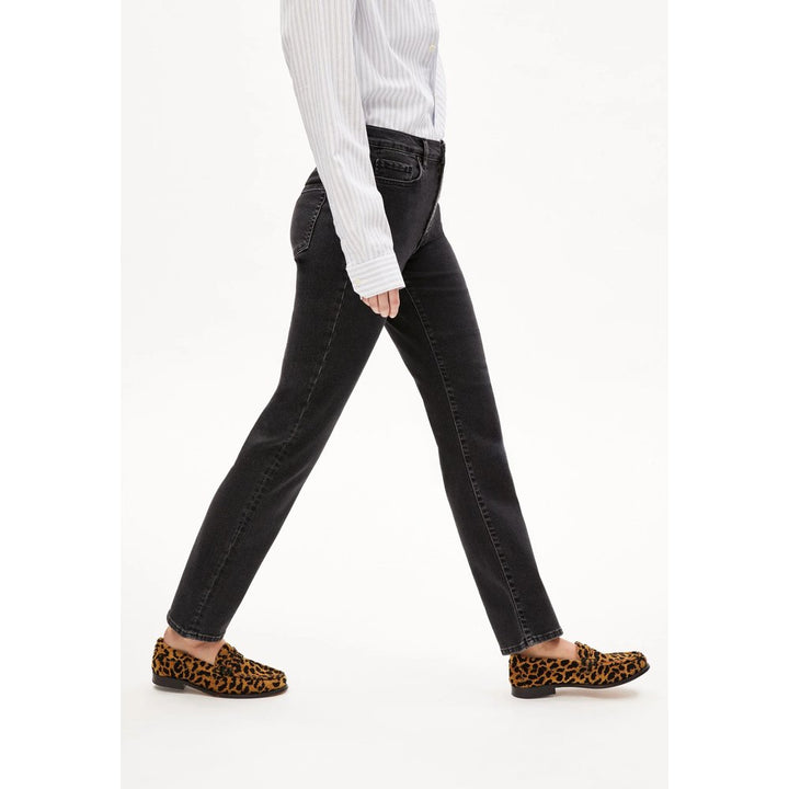 CARENAA mid straight Jeans