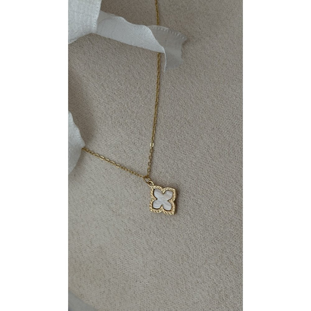 Kette Blütenblatt weiß